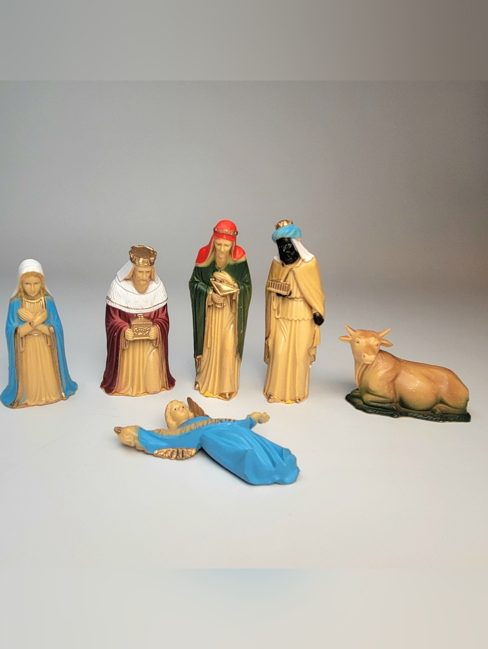 Vintage Art Plastics Nativity Figures - 6 Pieces - Three Kings ++ Hong Kong #764